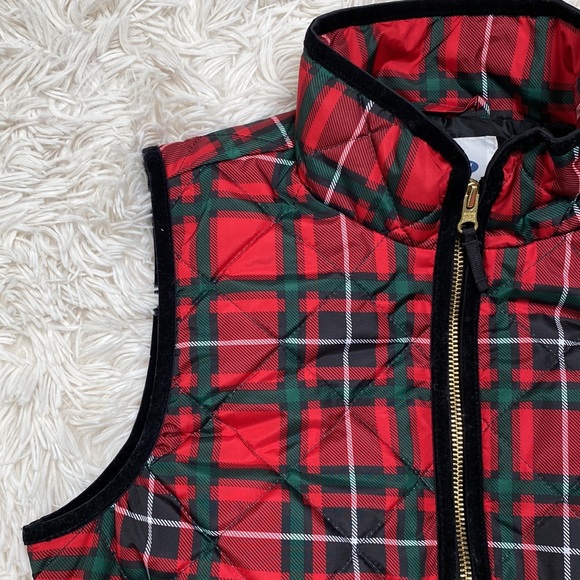 🎉2X HP🎉 Old Navy Plaid Quilted Vest 💗 Red Green White & Black - Picture 5 of 14